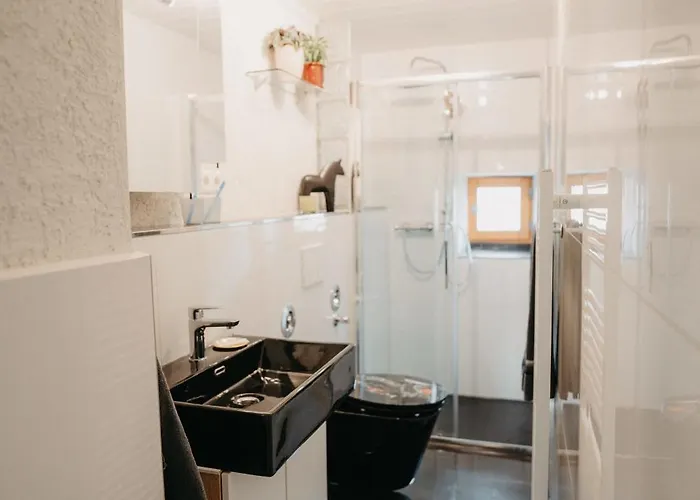 Altes Haeusle Am Waschbach-weintraube Edenkoben