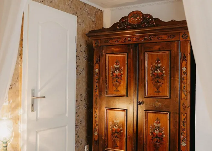 Altes Haeusle Am Waschbach-weintraube * Edenkoben